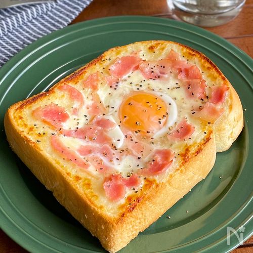 のせて焼くだけ♪まるでカフェのモーニング「カルボ風トースト」