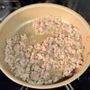 ご飯に乗せても最高!【ピーマンの豚そぼろオイスター炒め】の工程2