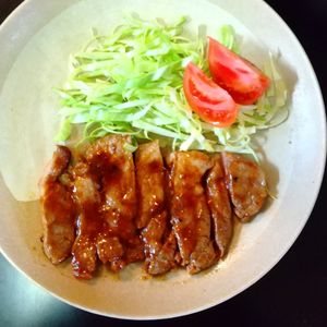 チョロリスの作ってみた!投稿(最強に旨い!!ガッツリおかず『濃厚ソースの絶品トンテキ』)
