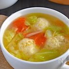 【ぽかぽかやさしい】鶏団子とキャベツのスープ