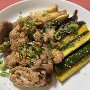 こならの作ってみた!投稿(【ご飯が超合う】豚こま肉と茄子ズッキーニのさっぱりオイ照り)