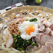 とろ～り温泉卵のっけ♪ごちそーうどん
