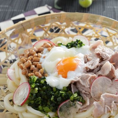 とろ~り温泉卵のっけ♪ごちそーうどん