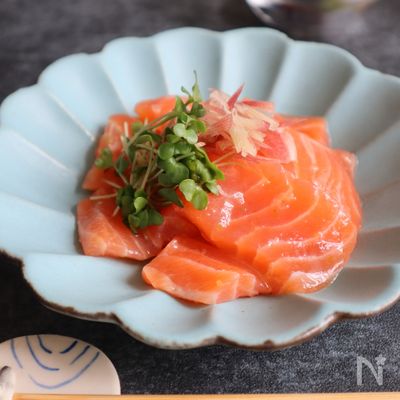 ゆず胡椒香るサーモンの白だし漬け
