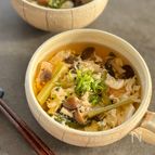 簡単♪【しめじと小松菜のふわふわ卵白スープ】