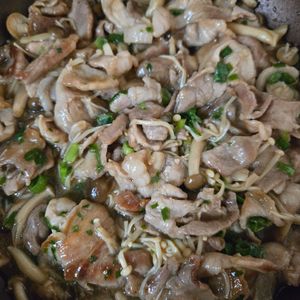 れみーの作ってみた!投稿(コク旨♡ご飯がすすむ♪【豚こまときのこのオイスター炒め】)