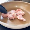 驚きの隠し味は...?【やみつきチキン】の工程3