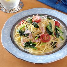ソフトケールとミニトマトのオイルパスタ。