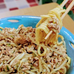 まゆのの作ってみた!投稿(価格高騰に負けない！『最強もやしそば』お店の味で大満足♡)