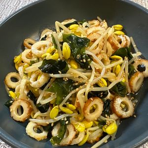 楽ラク手抜キッチン🐶🐾の作ってみた!投稿(抱えて食べたい♪【ちくわともやしのガリポンサラダ】)