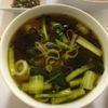 曖昧の作ってみた!投稿(3分で完成🙌〈小松菜のニンニクスープ〉ガッツリ味で満足✨)