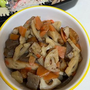 とまっちょ嫁の作ってみた!投稿(れんこんとこんにゃくとさつま揚げの炒め煮)