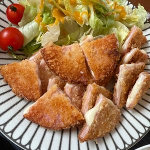 コタの作ってみた!投稿(我が家の人気おかず『とろ~りチーズのハムカツ』簡単特製ソース)