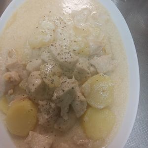 鶏皮坊主の作ってみた!投稿(【鶏むねとじゃがいものクリーム煮】簡単！とろみ付け要らず♪)