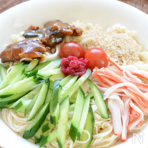 【イワシ缶と梅干しのスタミナ素麺】夏バテ予防に具沢山！