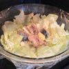 〖レンジで簡単〗キャベツとサバ缶のしょうが白だし蒸しの工程2