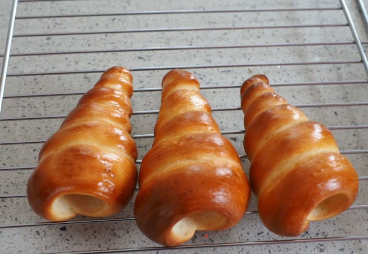 ★ チョココロネ様 ★ 中評価】ヤマザキ ホワイトチョココロネ カスタードの感想・クチコミ