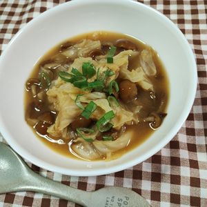 M＊Pの作ってみた!投稿(キャベツとなめこの味噌バタースープ煮)