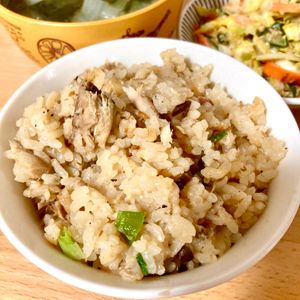 りぃママの作ってみた!投稿(鯖缶で簡単!鯖とネギの炊き込みご飯☆)