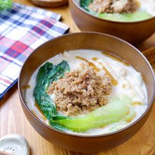 ごま好きのための「胡麻豆乳担々うどん」