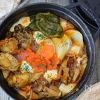 ヘルシー食材で♡こどもも喜ぶ♪【きのこと手羽元のカレー鍋】