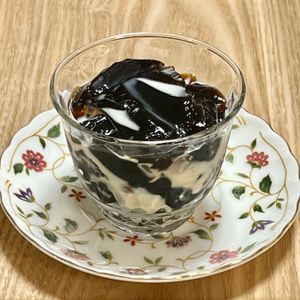 キャピタンの作ってみた!投稿(【コーヒーゼリー】材料４つで簡単！混ぜて冷やすだけ)
