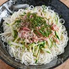 ゆでたそうめんに和えるだけ！ズッキーニとツナ缶の和えそうめん