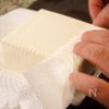 カリカリと出汁が最高!揚げ出し肉豆腐の工程1