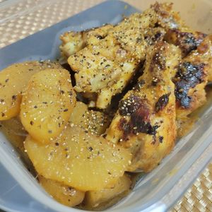 ヴェルの作ってみた!投稿(旨味たっぷり♡手羽元と大根の塩こうじ煮)