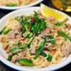 やみつきになる♪【ニラと豚そぼろのエスニック風焼きうどん】