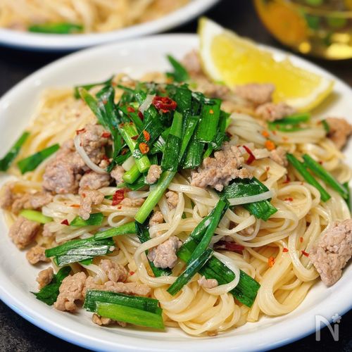 やみつきになる♪【ニラと豚そぼろのエスニック風焼きうどん】