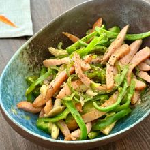 【パパッと5分】ピーマンとしめじとウインナーのカレーマヨ炒め