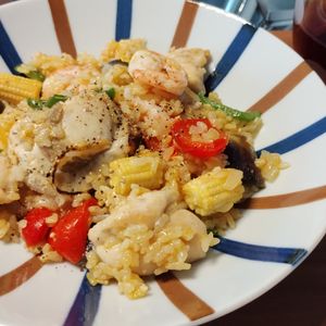 ゆの作ってみた!投稿(【冷やご飯で作る簡単チキンパエリア】炒めて蒸すだけ！)