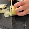 【ほろほろチキンの無水ハヤシ】ルウ不使用でコクうまの下準備