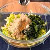 水っぽくならない◎作り置きにも【キャベツのツナわかめサラダ】の工程2
