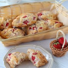 バター不使用！米粉で作るいちごの生スコーン