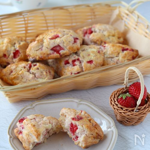 バター不使用！米粉で作るいちごの生スコーン