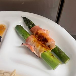 ケの作ってみた!投稿(【材料2つ】旨味の宝庫♡アスパラベーコンのめんバター焼き♡)