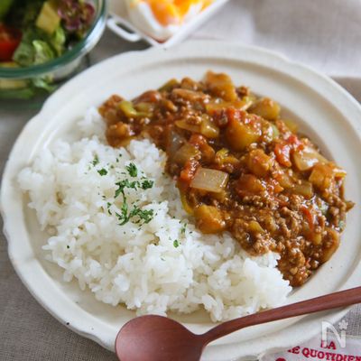 〈シャトルシェフ〉たっぷり夏野菜の無水トマトカレー
