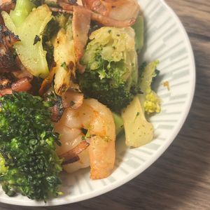 mocoの作ってみた!投稿(ブロッコリーの美味しい食べ方『ペペロンブロッコリー』5分で♪)