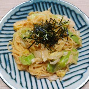 よっこの作ってみた!投稿(5分で完成パパッと絶品！お出汁香る明太マヨ焼きそば)