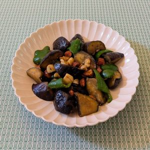 𝔂𝓾𝓶𝓲🍓の作ってみた!投稿(なすとピーマンの香ばしナッツ味噌炒め【ご飯がすすむ♪】)