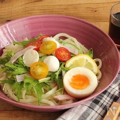 冷凍うどんで簡単♪サラダうどん