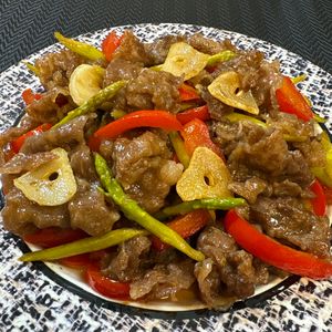 楽ラク手抜キッチン🐶🐾の作ってみた!投稿(《コツコツ鉄分》牛肉とアスパラガスのスタミナ黒酢炒め)