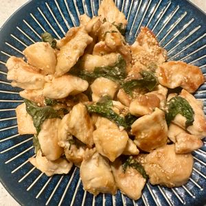 1451103の作ってみた!投稿(【絶品！しっとり鶏むね肉の梅しそ和え】大葉と梅だれがそそる♡)