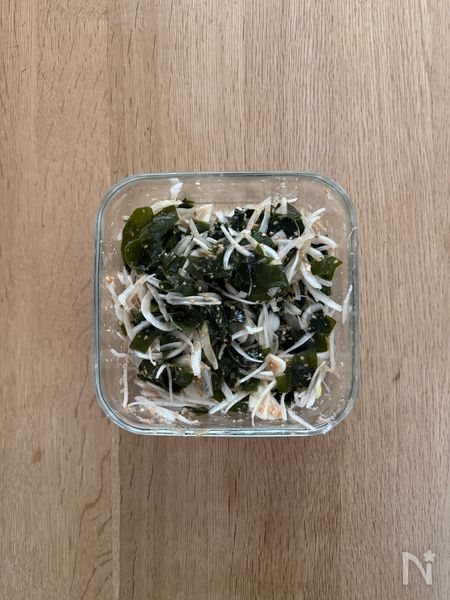 食材2つ《新玉とわかめ♡おかかごま酢サラダ》工程1