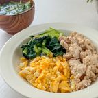 超定番も少しの工夫でヘルシーに！【3色丼】