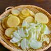 ドゥフィノア風じゃがいもと鶏肉のクリーム鍋の工程1