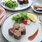 牛肉のミルフィーユロールステーキ～わさびソース～