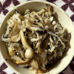 チョビの助の作ってみた!投稿(切干し大根と焼ききのこのごま酢和え。)